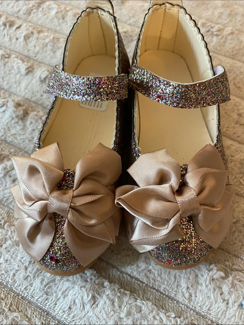 NWOT- Girls Glitter Mary Janes with Champagne Bow - Kids Shoes